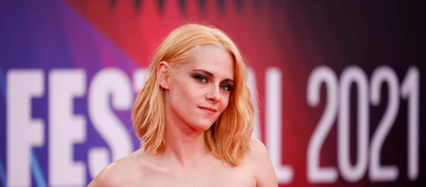 Η Kristen Stewart ετοιμάζεται να... ανέβει τα σκαλιά της εκκλησίας με την σύντροφό της